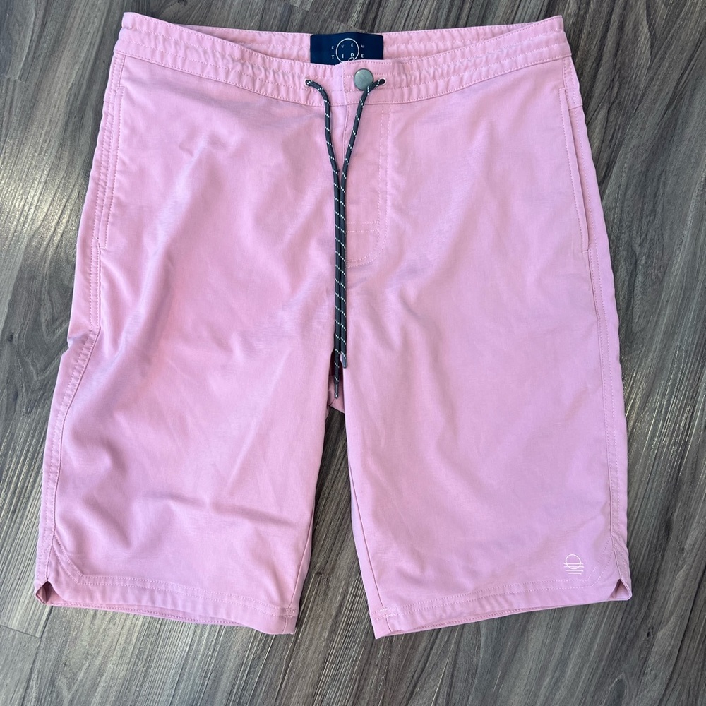 Men’s Even Tide swim trunks